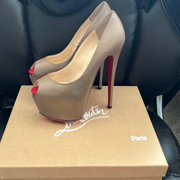 Christian Louboutin size 8 size 38 eur Highness 160 Kid/patent toe pre own w/box - Picture 3 of 9